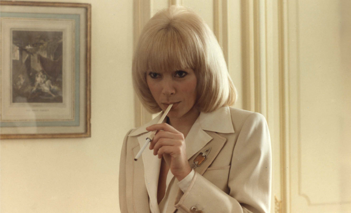 Mireille Darc La Grande Blonde Avec Un Talent Fou Causeur