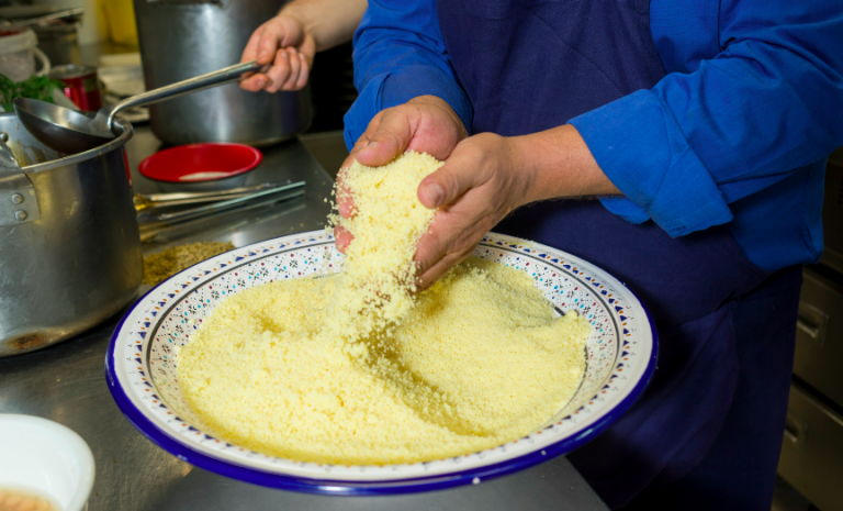 VOUS AVEZ DIT ARABE - Le couscous est-il vraiment un plat arabe ?