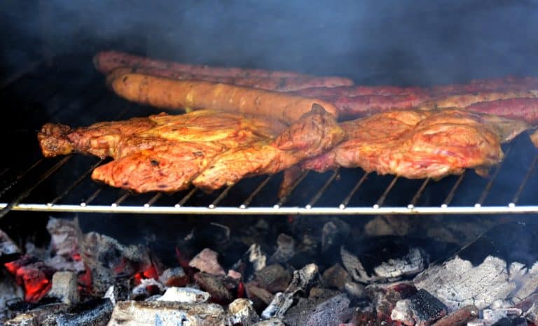 L'HOMME, LE « VRAI », EST-IL CONDAMNÉ ?. Il faut sauver le barbecue !