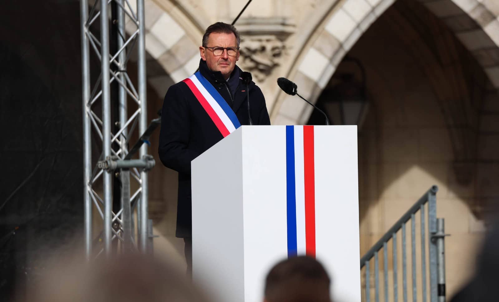 De la guimauve pour Dominique Bernard