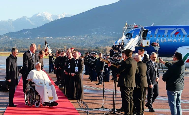 Le Pape, la Corse et des tartufferies sur la laïcité