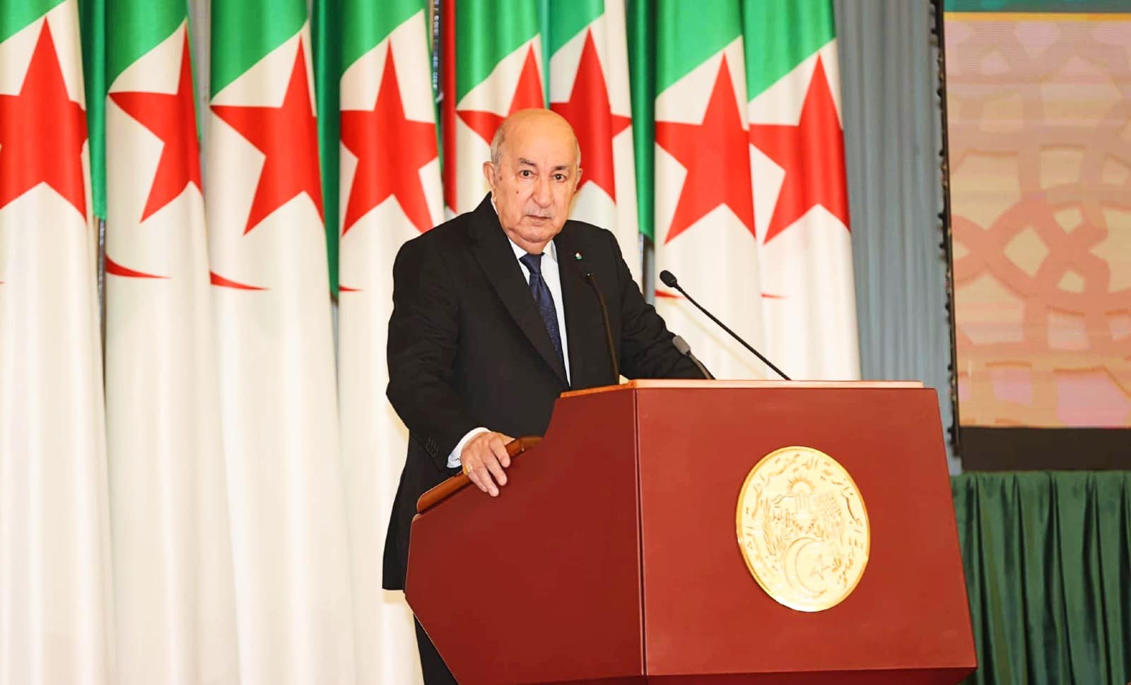 Algérie: le président Tebboune nous fait la leçon